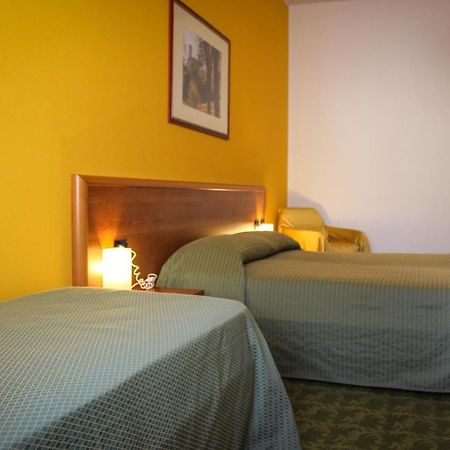 Hotel Centrale 埃斯泰 外观 照片