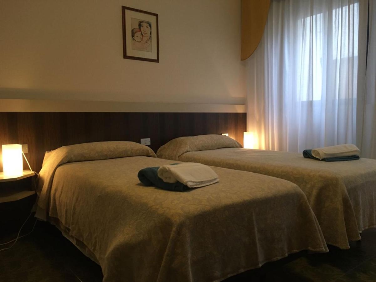 Hotel Centrale 埃斯泰 外观 照片