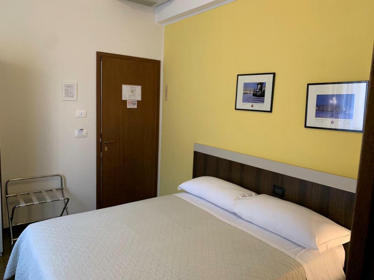 Hotel Centrale 埃斯泰 外观 照片