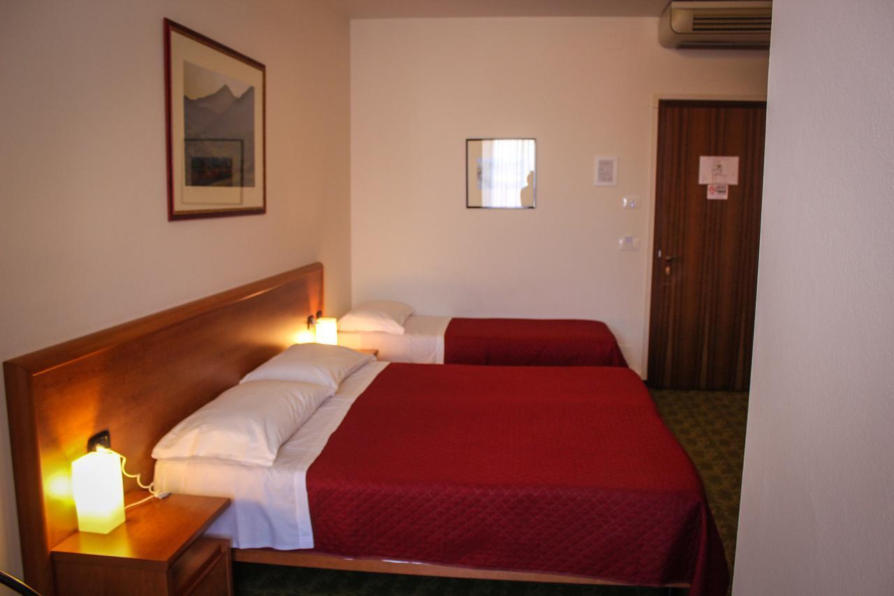 Hotel Centrale 埃斯泰 外观 照片