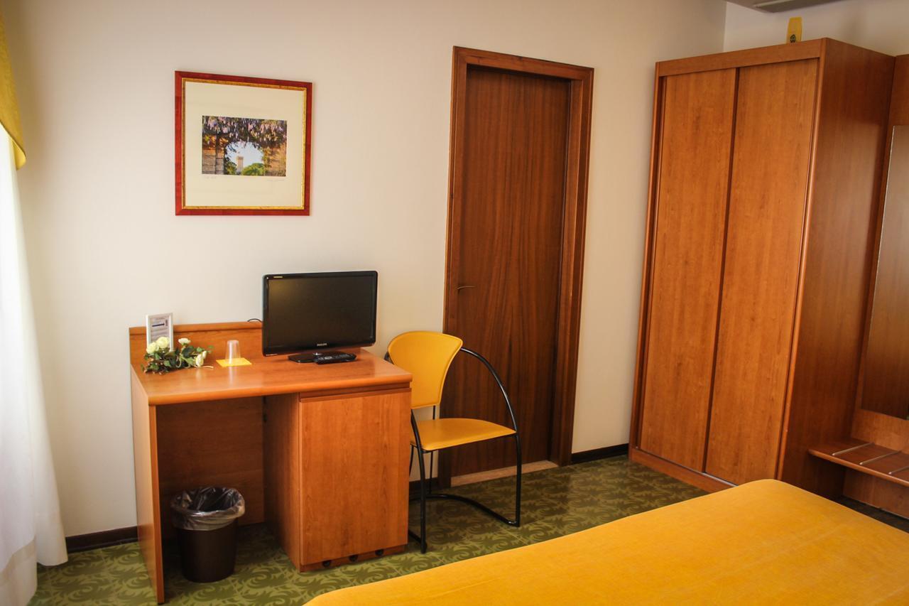 Hotel Centrale 埃斯泰 外观 照片
