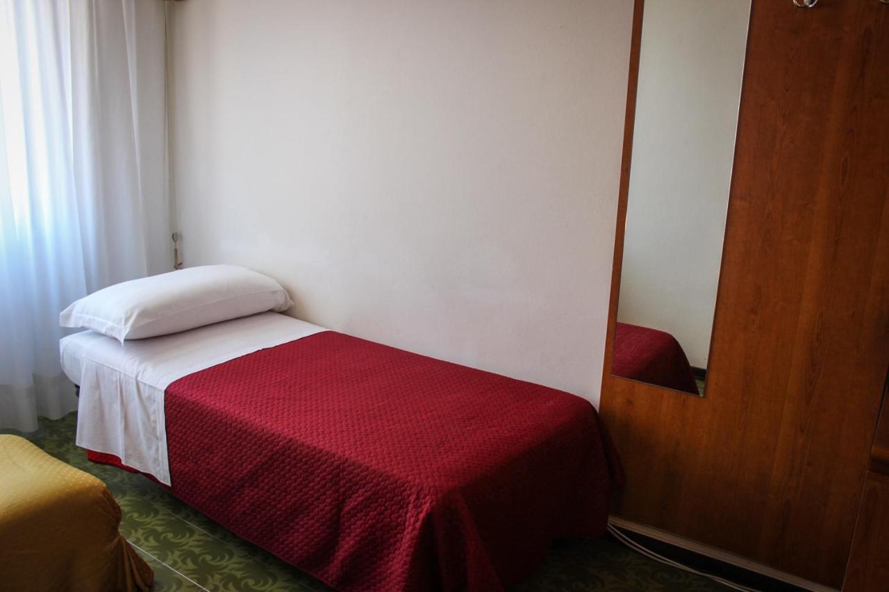 Hotel Centrale 埃斯泰 外观 照片