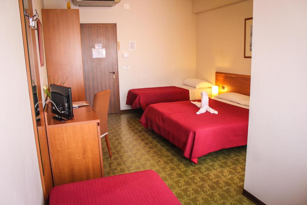 Hotel Centrale 埃斯泰 外观 照片
